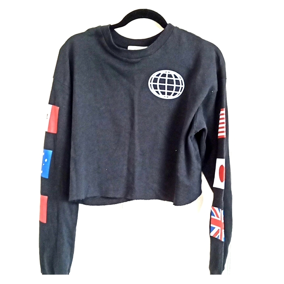 🛍 Truly Madly Deeply Cropped Sweater - Picture 1 of 3